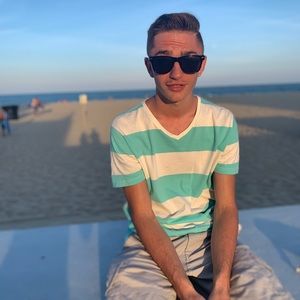 Meet your Posher, Zachery